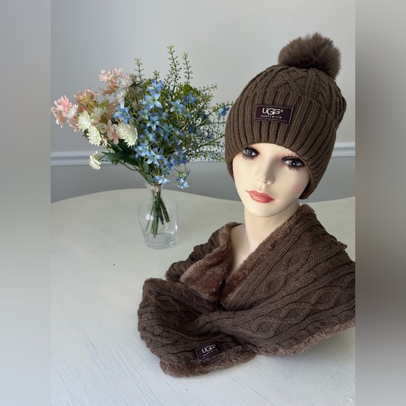 UGG Chocolate Knit Beanie and Scarf Set - Picture 1 of 2